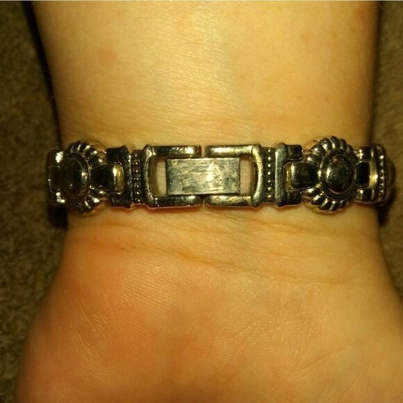 EXPLRAESS silver tone watch with a red and blue st - Picture 7 of 8